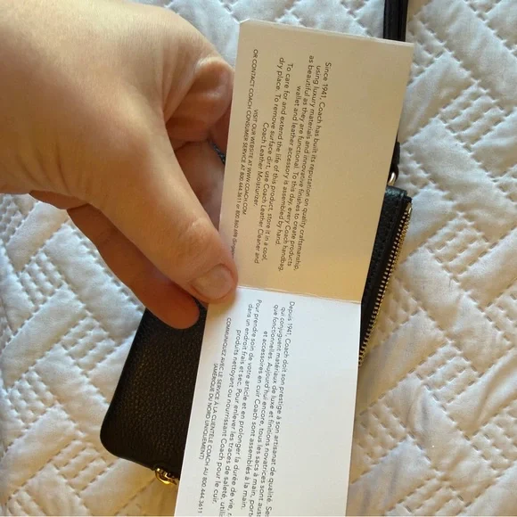 LIKE NEW! Coach Black Leather Wristlet with Gold Hardware - Picture 4 of 9